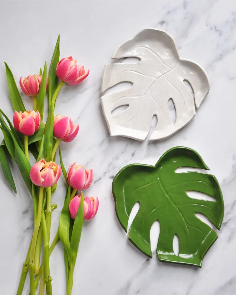 Monstera Leaf Plate